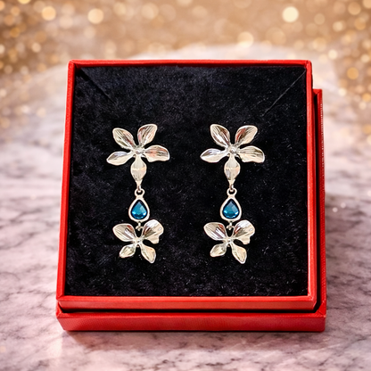 Aretes Colgantes Flor Azul Diseño Elegante En Rodio